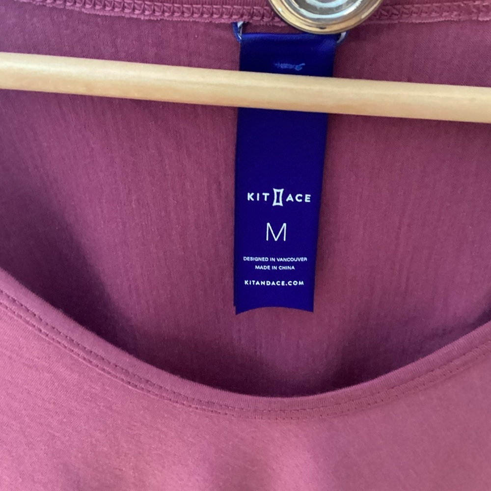 Kit and Ace Pink Long Sleeve, Wave Top, Merino Blend, size Medium - Picture 4 of 9